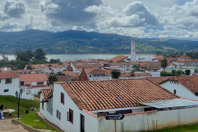 Private Visit to Casa Loca and Guatavita - Included Services and Amenities