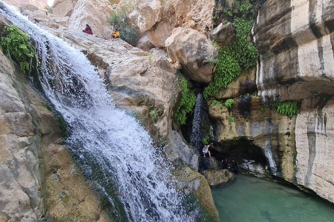 Private Wadi Tiwi - Bimmah Sinkhole - White Sand Beach - Full Day Tour - Visiting White Sand Beach