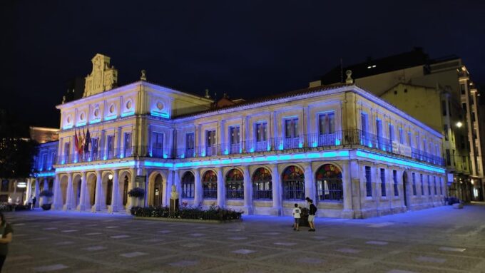 Private Walking Tour Around León - Casa Botines