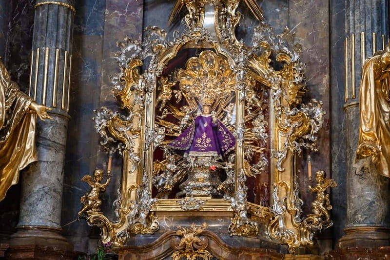 Private Walking tour: From Charles Bridge to Prague Castle - Who Will Benefit Most?
