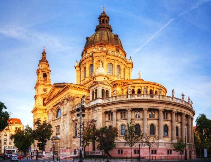 Private walking tour in Budapest in Dutch - Why Choose This Budapest Tour?