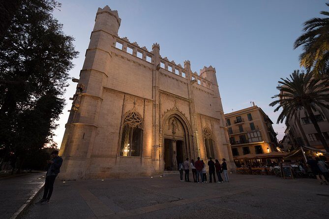 Private walking tour in Palma de Mallorca with local guides. - Starting Point and Overall Concept