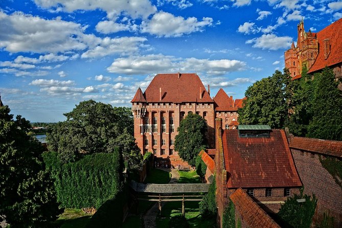 Private Walking Tour of Gdansk + Amber Museum + Malbork Castle - Ask Away