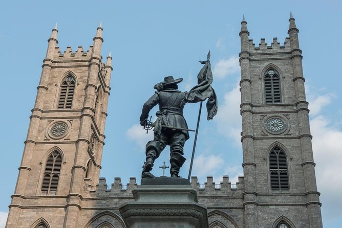 Private Walking Tour of Old Montreal in Spanish - Exploring Old Montreal