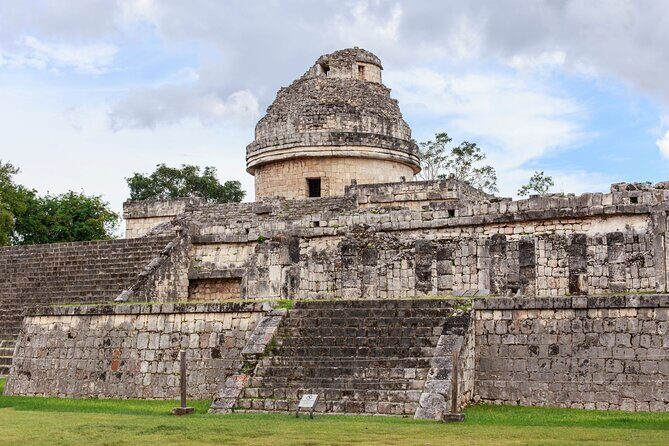 Private Walking Tour with a Local Guide in Chitzen Itza - Introducing the Private Walking Tour in Chichen Itza