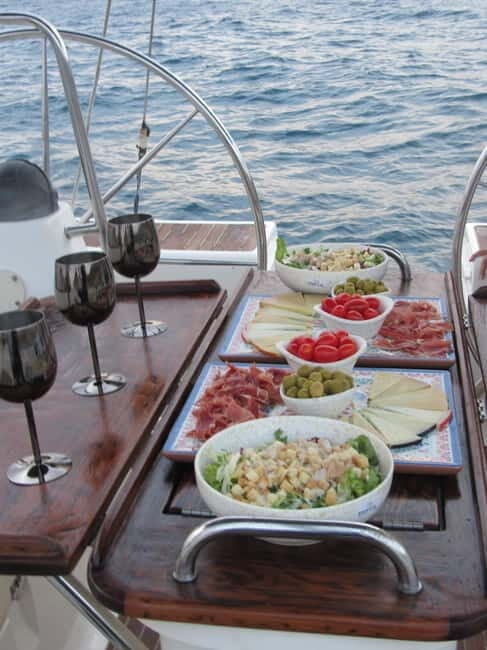 Private Whales & Dolphins Excursion: for you exclusively! - FAQ