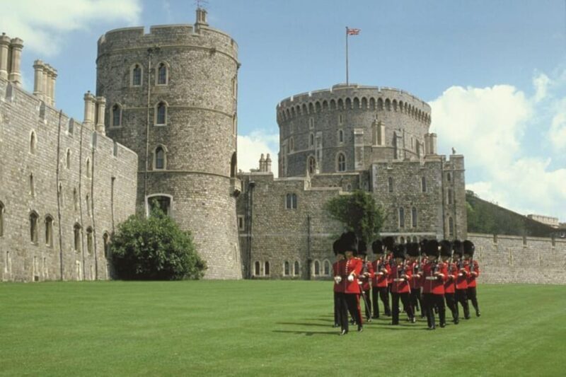 Private Windsor Castle & Oxford Tour with Chauffeur & Guide - Who Should Consider This Tour?