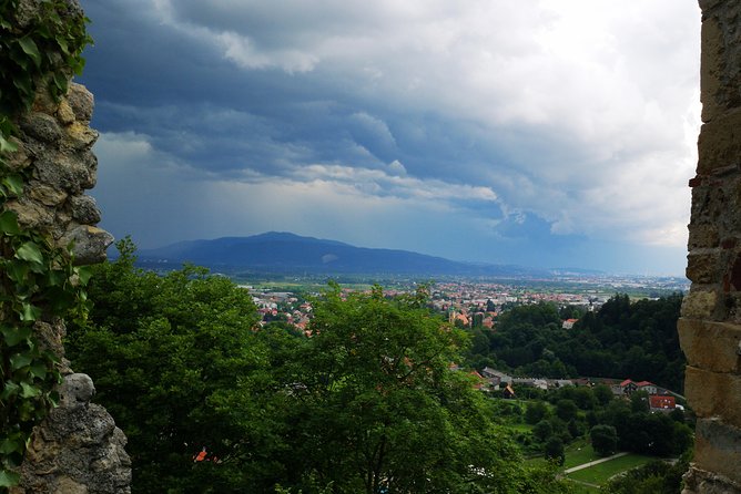 Private Wine Tour From Zagreb: Two Local Wineries & Samobor - Winery Visits and Tastings