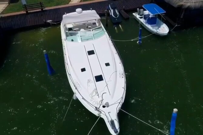 Private Yacht 46FT Sea Ray Snorkel up to 15 Pax 23P2 - Vessel Specifications and Capacity