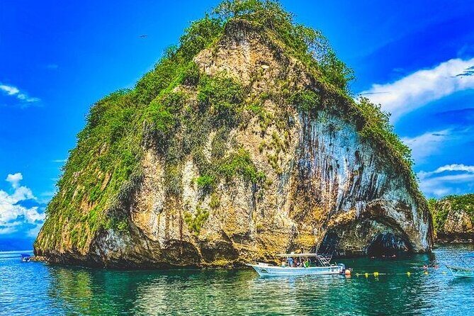 Private Yacht 4Hours Food & drinks included,price is only DEPOSIT - Food and Drinks: More Than Just a Snack