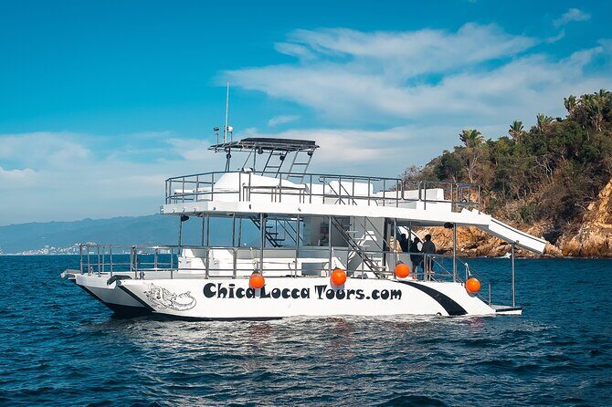 Private Yacht Charter Chica Fun 6 waterslides in Puerto Vallarta - Key Points