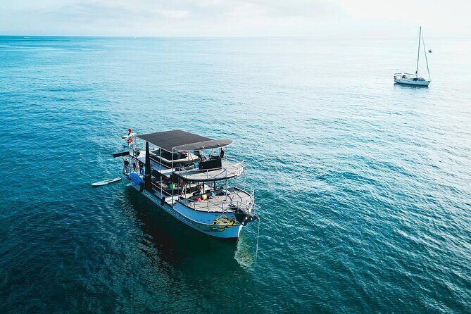 Private Yacht Charter ChicaFUN 2 Waterslides All Inclusive - The Itinerary: What to Expect