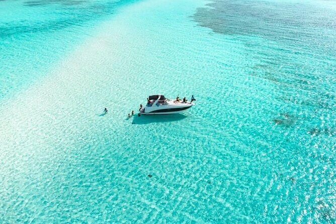 Private Yacht Charter & El Cielo Tour: All-Inclusive - El Cielo Sandbar: A Dreamlike Stop