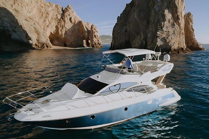 Private Yacht Charter in Cabo San Lucas Cruise to The Arch - Key Points