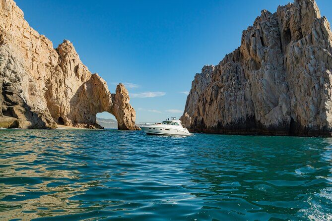 Private Yacht Charter in Cabo San Lucas - Key Points