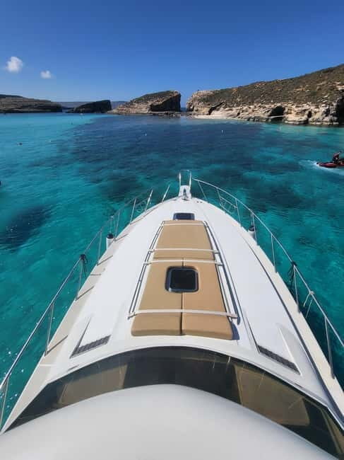 Private Yacht Charters around Comino & Blue Lagoon - A detailed look at this private yacht experience