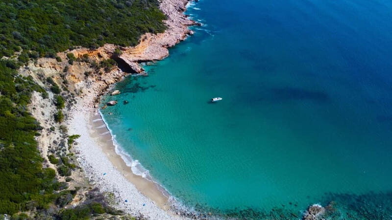 Private Yacht Cruise with Activities - What Makes This Yacht Cruise Stand Out?