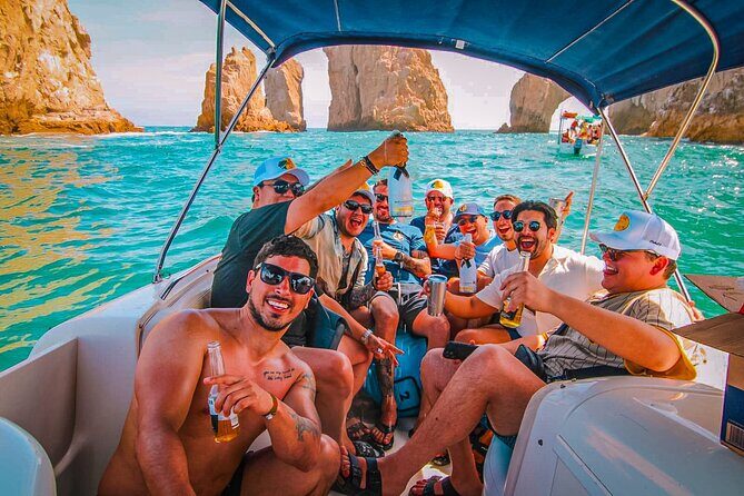 Private Yacht in Los Cabos | 10 PAX & 3 HRS - Key Points