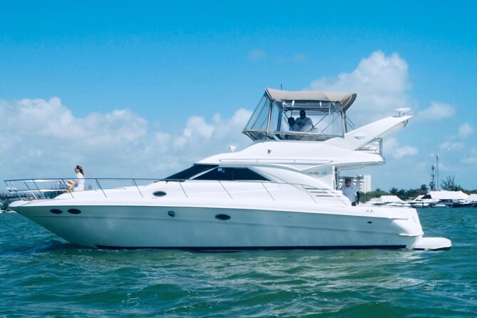 Private Yacht SeaRay 46ft Cancun 25P17 - Booking Information