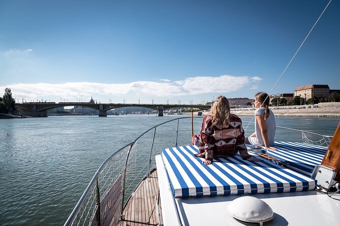 Private Yacht Tour in Budapest - Meeting and Pickup