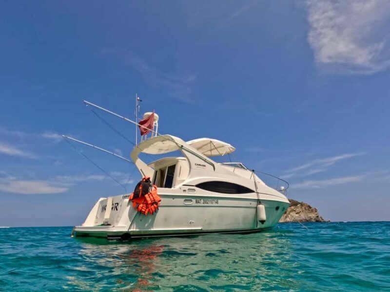 Private yacht tour of the Huatulco Bays - An authentic look at the Huatulco Bays yacht tour