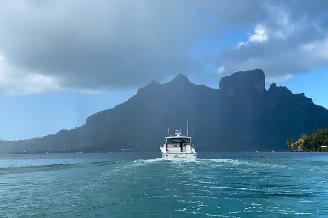 Private Yacht tour on Tahiti or Moorea lagoon - Key Points