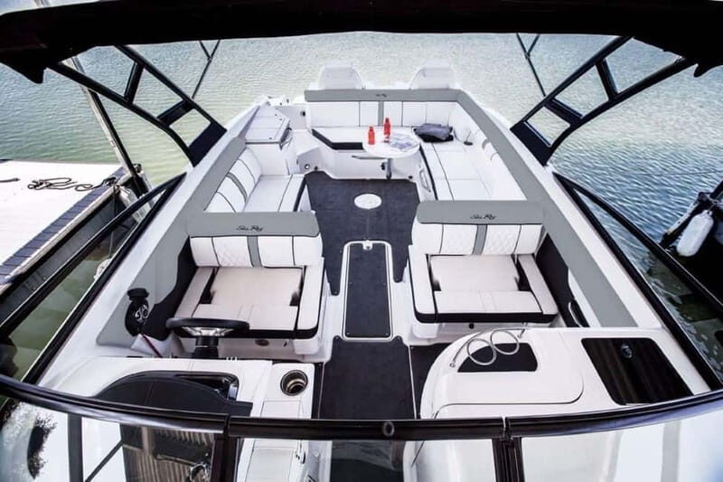 Private yacht trip along the Costa Blanca - A Closer Look at the Yacht Trip Experience