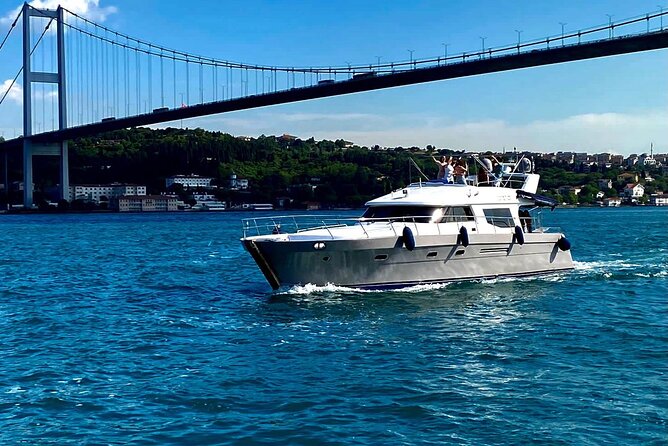 Private Yacht Voyage With Drinks & Snacks Review - Guest Reviews and Feedback