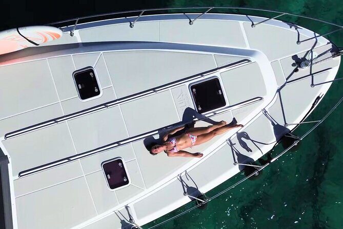 Private Yacht with Gourmet Barbecue and Sunset on Papagayo Beaches - Key Points