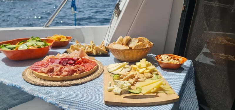 Private Yatch Amalfi Cinco - An In-Depth Look at the Amalfi Cinco Yacht Experience