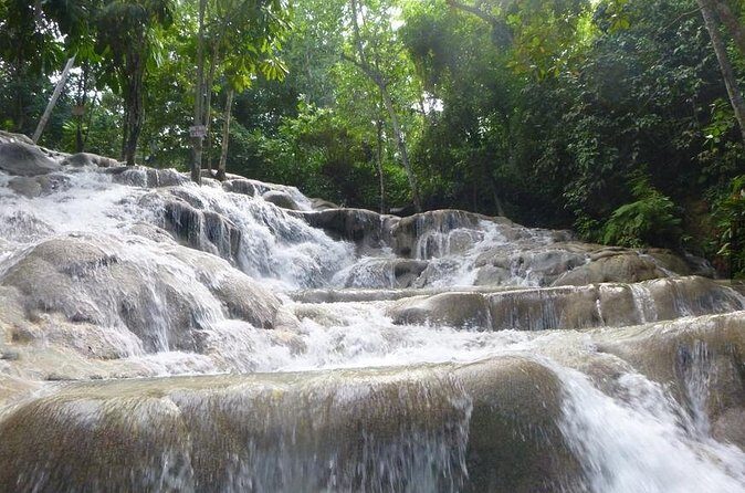 [PRIVATE]Dunn's River & Martha Brae Rafting - Entrance & Lunch - What Travelers Say