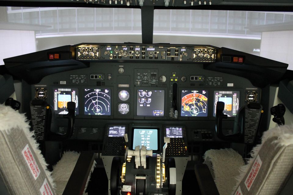 Professional Boeing 737-800 Simulator - 100 Minutes - Included in the Experience