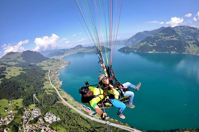 Professional Paragliding Tandem Flights Luzern / Lucerne - Paraglider Equipment and Safety