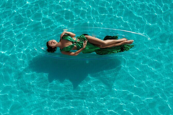 Professional Photo and Video Shoot in a Clear Kayak Cancun - Key Points