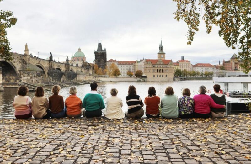 Professional Photoshoot at Charles Bridge & Kampa Island - Frequently Asked Questions