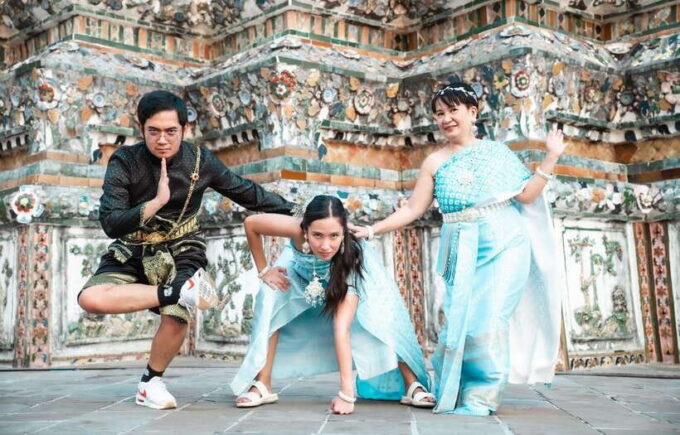 Professional Thai Costume Photography at Wat Arun, Bangkok - What to Expect During the Session