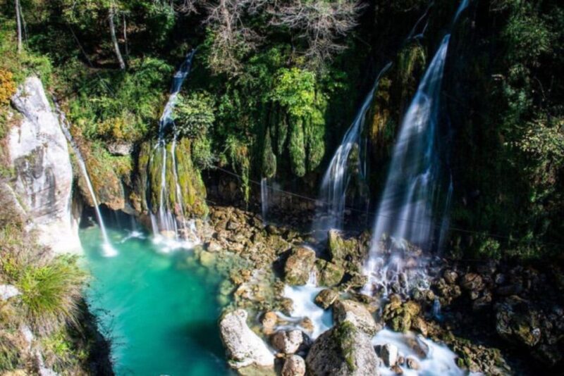 Provence Countryside & Medieval Villages Day Trip - Included Services
