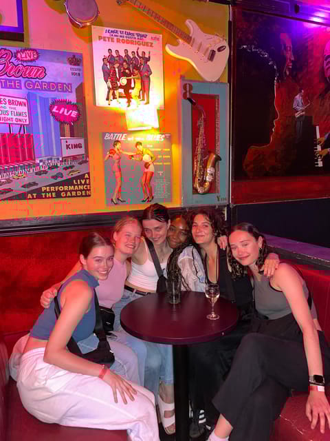 Pub Crawl Paris: Drink, Laugh, Meet the World - Key Points