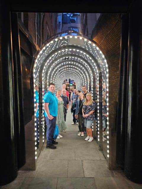 Pub Crawl & Sing-along Experience - Gin Palaces and Stories