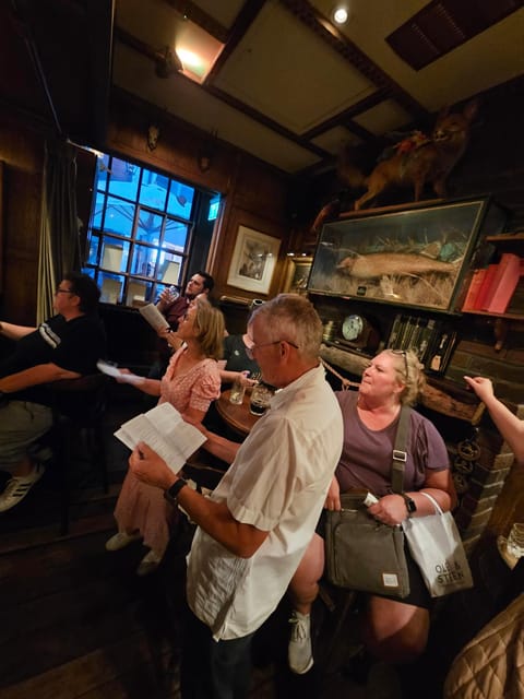 Pub Crawl & Sing-along Experience - Covent Garden Highlights