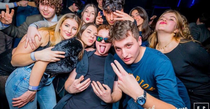 Pub Crawl With Shots and Night Club I Prague - Pricing and Inclusions