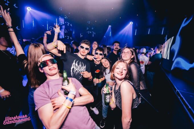 Pub Crawl With Shots and Night Club I Prague - What to Expect on the Pub Crawl