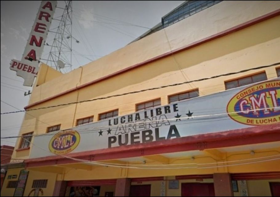 Puebla: VIP Mexican Wrestling Experience - Exploring El Parián Market