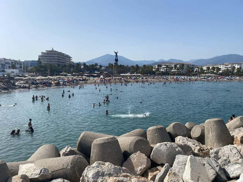 Puerto Banús: Private harbor tour with tapas & cocktail - Exploring Puerto Banús: A Taste of Glamour and Authenticity