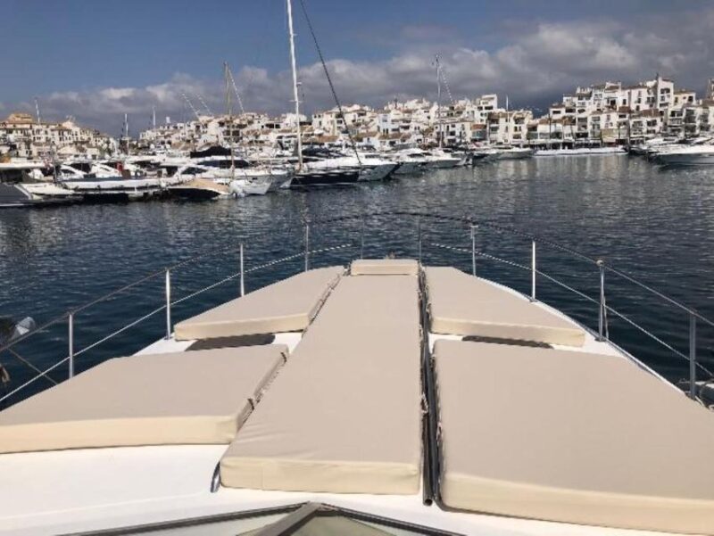 PUERTO BANUS: YACHT RENTAL FOR GROUP 2H - Experience and Itinerary