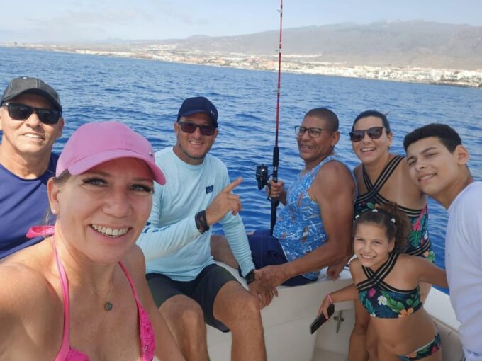 Puerto Colón: Coastal Boat Cruise With Swimming and Snacks - Booking Information and Flexibility