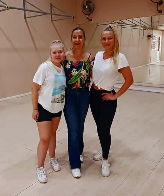 Puerto de La Cruz 3 min far,latin dance classes - A Closer Look at the Experience