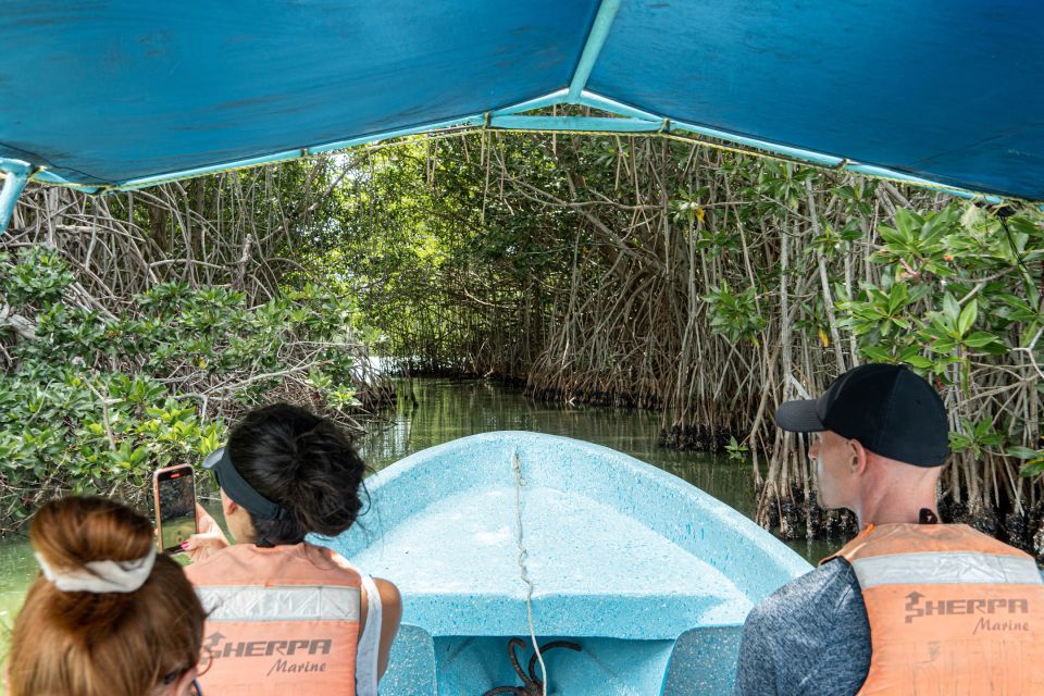Puerto Escondido: Chacahua Lagoons Day Trip and Boat Ride - Hike to the Arc of Love