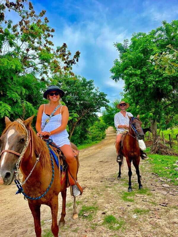Puerto Escondido: Horseback Riding Along the Countryside - Key Points