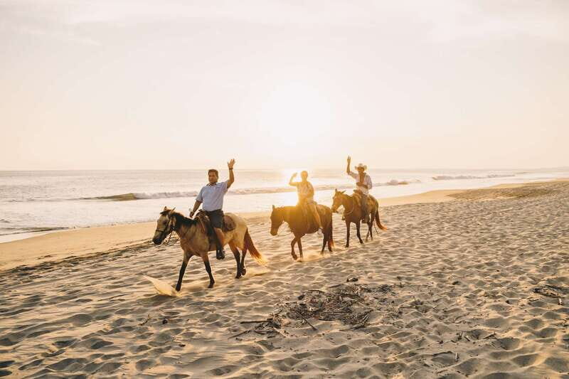 Puerto Escondido: Sunset Horse Back Riding Tour - Key Points